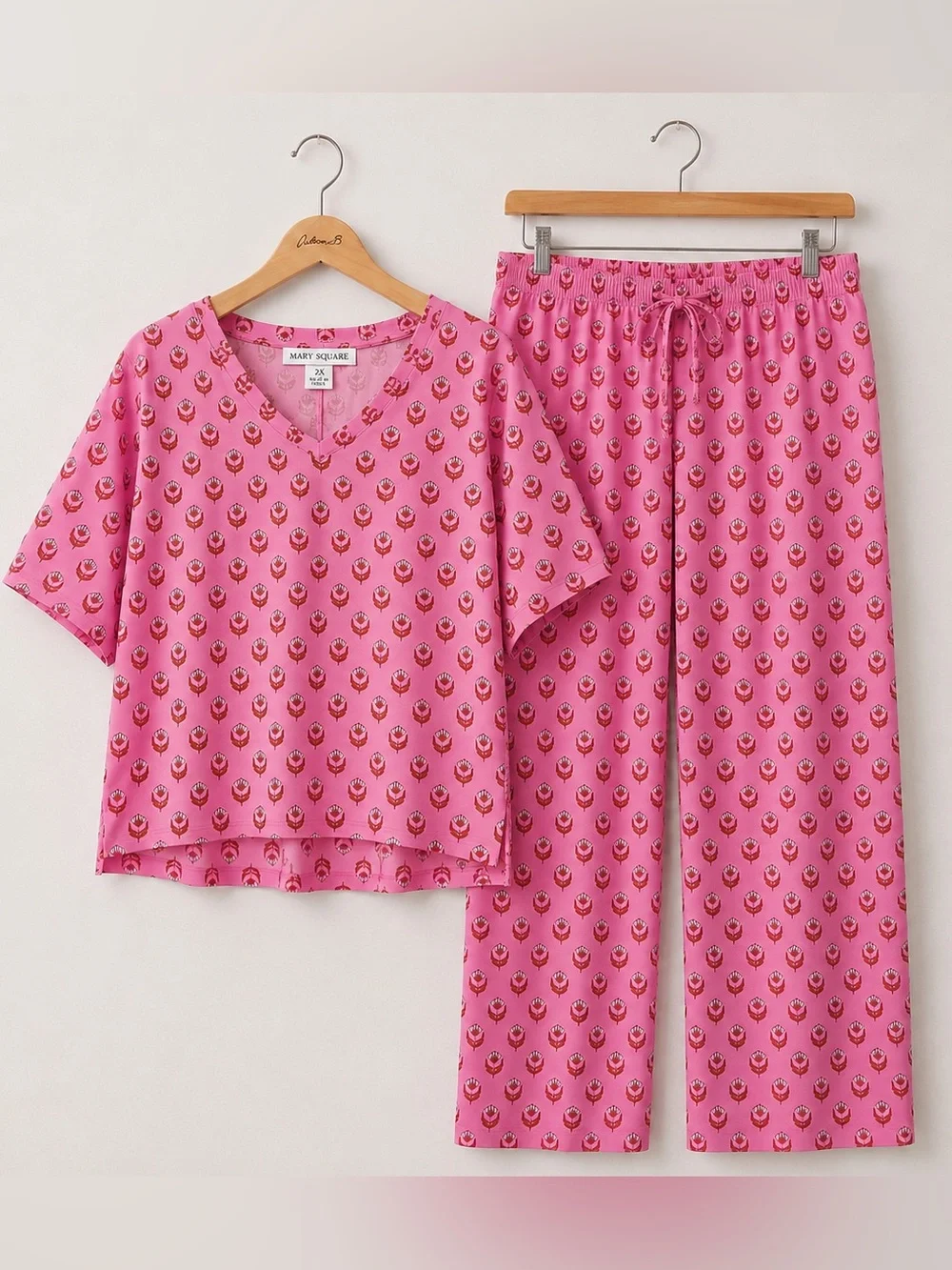 Mary Square Floral Foulard Pink Alli Short Sleeve V-Neck/Straigt Leg Pants Set